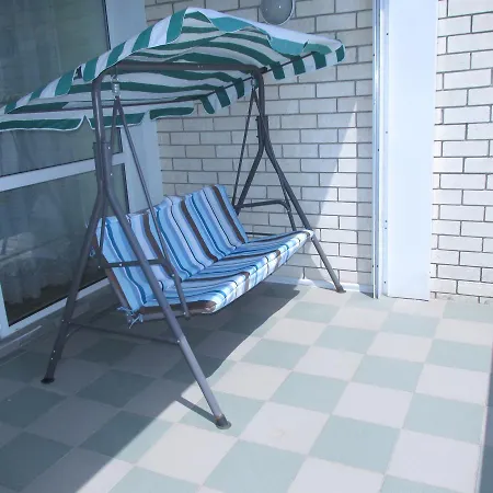 On Yuzhny Sklon Apartment *