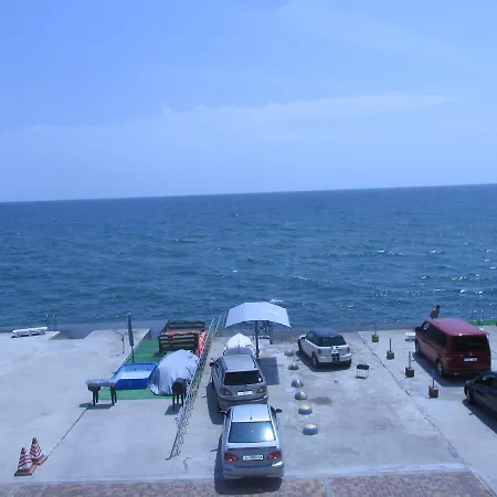 On Yuzhny Sklon أوديسا