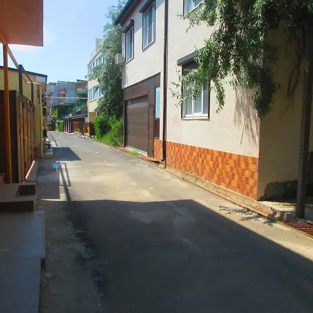 Apartment On Yuzhny Sklon *