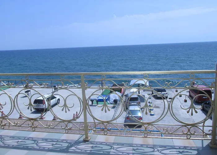 On Yuzhny Sklon * Odessa